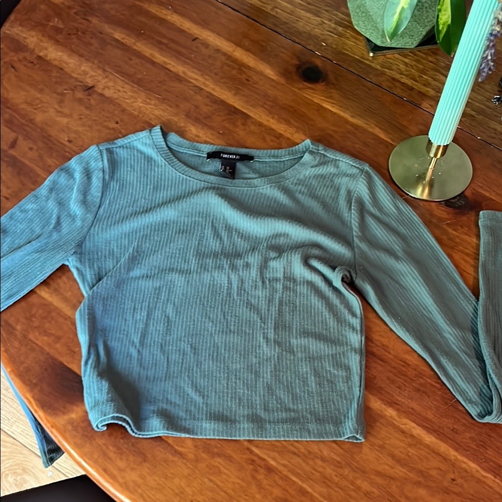 Forever 21 Blue Fitted Crop 3/4 Sleeve Tee